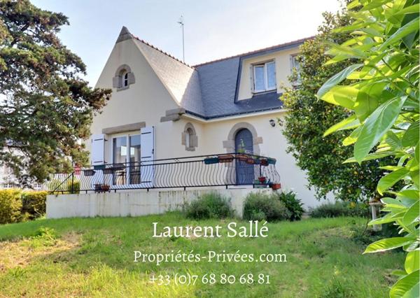 QUESTEMBERT 56230 - MAISON CENTRE VILLE.  6 pièces 108m2