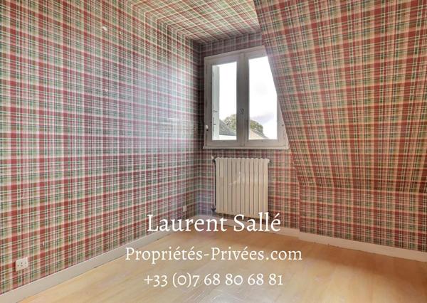 QUESTEMBERT 56230 - MAISON CENTRE VILLE.  6 pièces 108m2