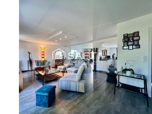 PROPRIETE - 6 CH - PISCINE - DOUBLE GARAGE