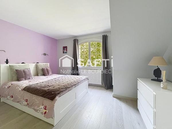 PROPRIETE - 6 CH - PISCINE - DOUBLE GARAGE
