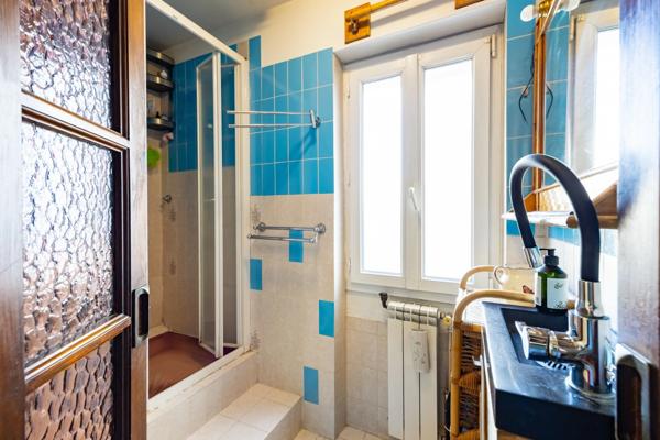 ***VISITE VIRTUELLE DISPONIBLE SUR DEMANDE...MARSEILLE 5ᵉ...LE CAMAS...MAISON DE VILLE INDEPENDANTE...63M²...BUREAU...SOUPLEX AMENAGEABLE...CHARME DE L’ANCIEN...VIE DE QUARTIER***