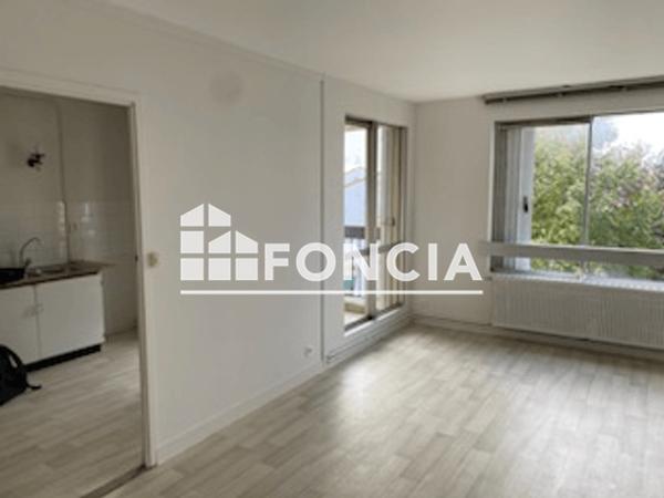 Location Appartement 4 pièces 79.9 m² - 5 RUE EUGENE LANDAIS Poitiers 86000