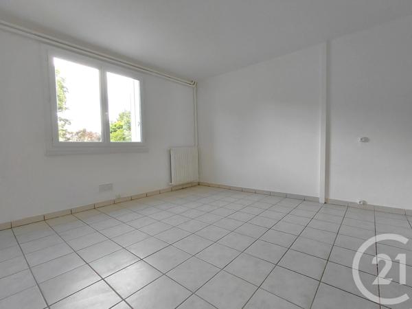 Appartement Studio à vendre  1 pièce - 25,97 m 2   BRUYERES LE CHATEL  - 91