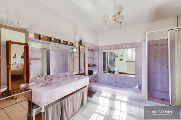 Demeure de prestige sur 1.5 hectares avec étang, dépendance et parc paysager -Trégueux (Baie de Saint-Brieuc)