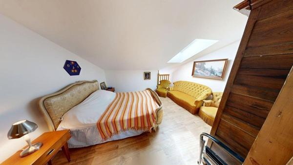 maison de village 2-3 appartements avec stationnement