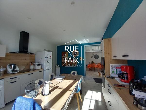 79390 THENEZAY Charmante Maison de 135 m² en plein coeur de Thénezay