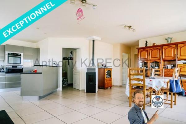 Grande pièce de vie + 3 chambres + grand garage + parkings