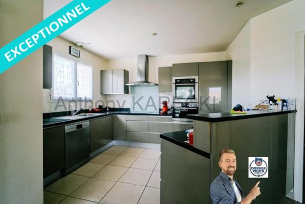 Grande pièce de vie + 3 chambres + grand garage + parkings