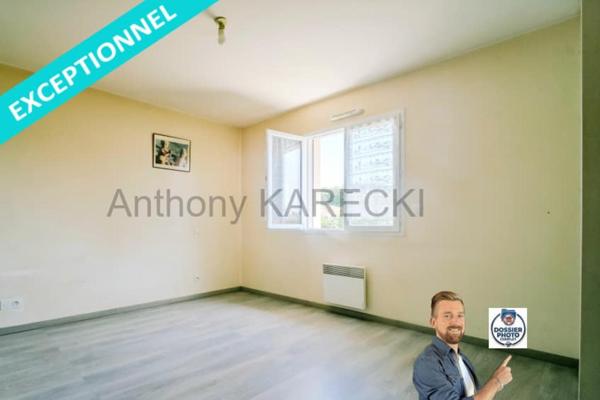 Grande pièce de vie + 3 chambres + grand garage + parkings