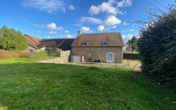 Maison à vendre    4 pièces •  Saint-Denis-sur-Sarthon