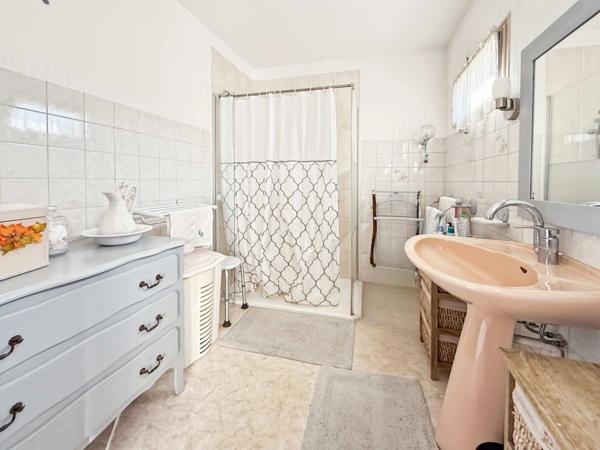 Dept de la Vienne (86) Maison de plain pieds à vendre de 8 pièces CHATELLERAULT (86)