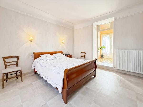 Dept de la Vienne (86) Maison de plain pieds à vendre de 8 pièces CHATELLERAULT (86)