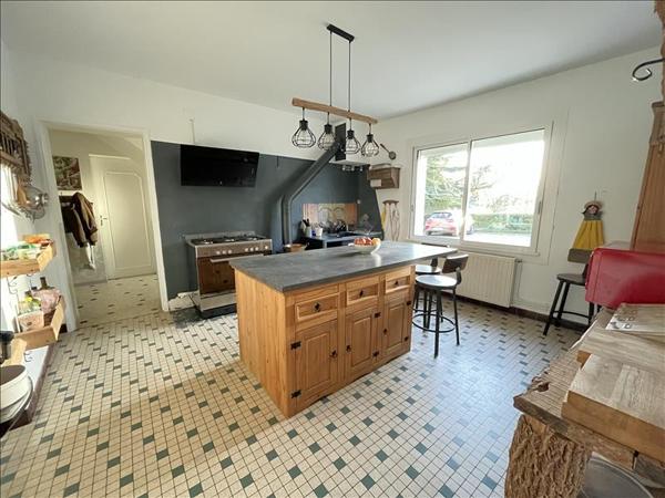 Maison à vendre |  Lavergne |  8 pièces | 181 m²