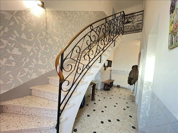 Maison à vendre |  Lavergne |  8 pièces | 181 m²