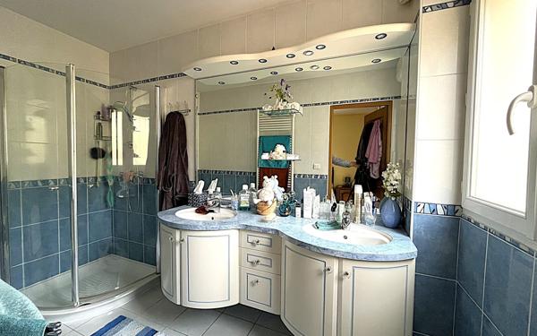 Maison à vendre    4 pièces • 162,87 m2 Beauvais