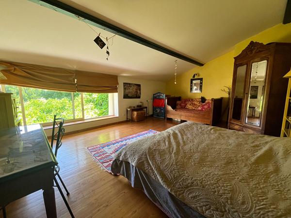 Drôme, Loriol-sur-Drôme : Deux habitations, une piscine, un fort potentiel !
