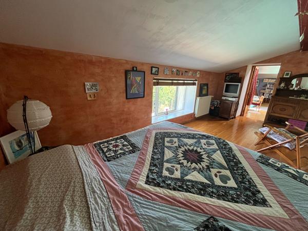 Drôme, Loriol-sur-Drôme : Deux habitations, une piscine, un fort potentiel !