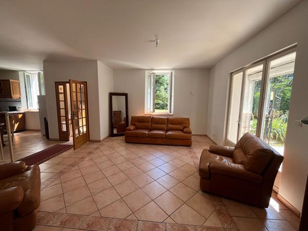 Drôme, Loriol-sur-Drôme : Deux habitations, une piscine, un fort potentiel !