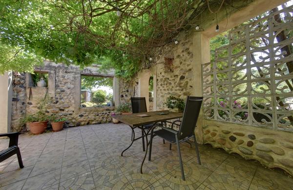 Drôme, Loriol-sur-Drôme : Deux habitations, une piscine, un fort potentiel !