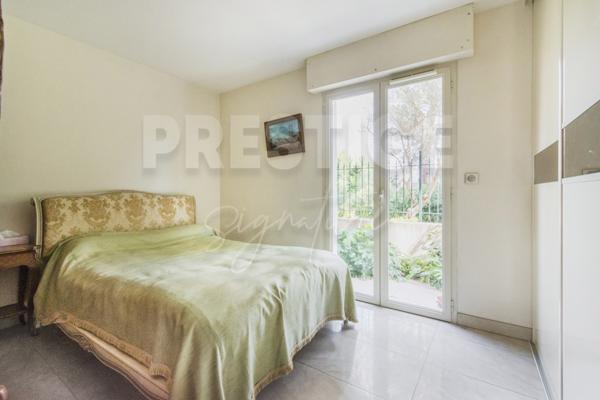 Appartement
                                                                                                                                                                                                                                                                                                                        5 pièce(s)                                                                                                                                                                                                          3 chambre(s)                                                                                                                                                                                                          104  m²