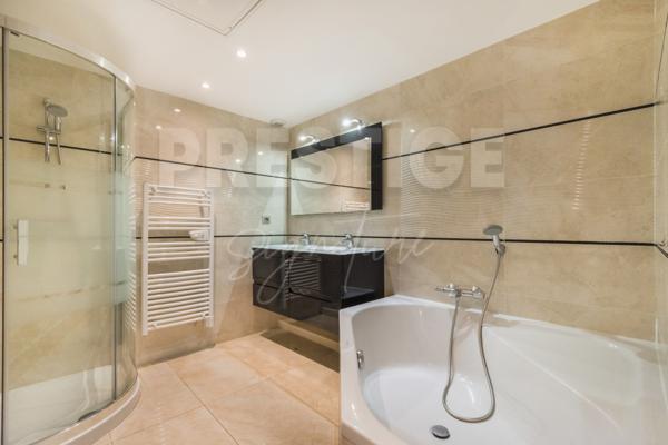 Appartement
                                                                                                                                                                                                                                                                                                                        5 pièce(s)                                                                                                                                                                                                          3 chambre(s)                                                                                                                                                                                                          104  m²