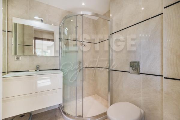 Appartement
                                                                                                                                                                                                                                                                                                                        5 pièce(s)                                                                                                                                                                                                          3 chambre(s)                                                                                                                                                                                                          104  m²