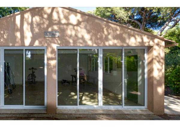 Appartement
                                                                                                                                                                                                                                                                                                                        5 pièce(s)                                                                                                                                                                                                          3 chambre(s)                                                                                                                                                                                                          104  m²