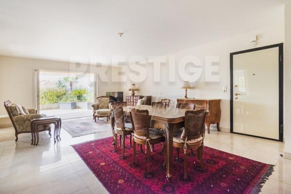 Appartement
                                                                                                                                                                                                                                                                                                                        5 pièce(s)                                                                                                                                                                                                          3 chambre(s)                                                                                                                                                                                                          104  m²