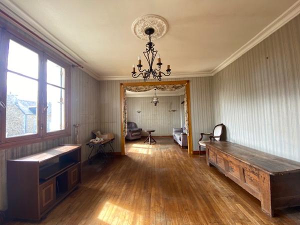 GUINGAMP - MAISON SITUEE A PROXIMITE DES ECOLES ET DES COMMODITES !