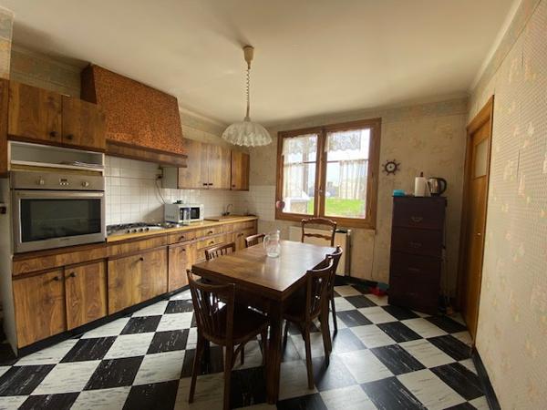 GUINGAMP - MAISON SITUEE A PROXIMITE DES ECOLES ET DES COMMODITES !