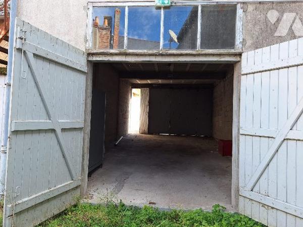 Immeuble à usage commerciale centre ville Aubigny-sur-Nère