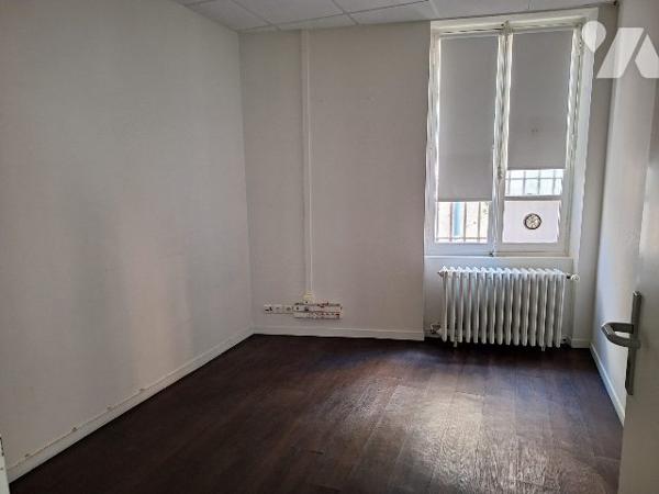 Immeuble à usage commerciale centre ville Aubigny-sur-Nère