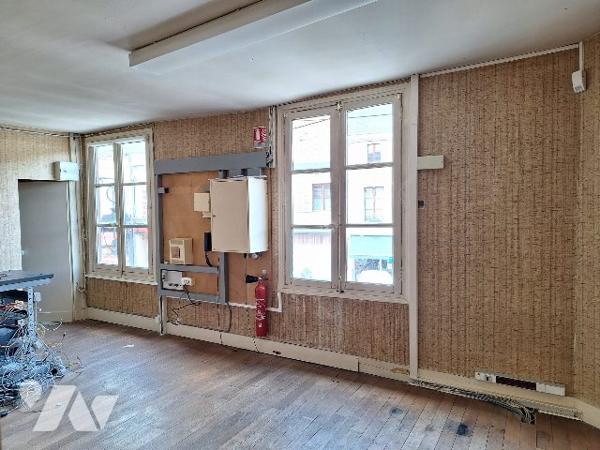 Immeuble à usage commerciale centre ville Aubigny-sur-Nère