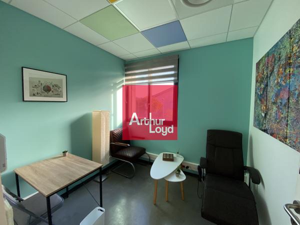 Bureaux à louer avec terrasse à Froges bâtiment récent accès autoroutier