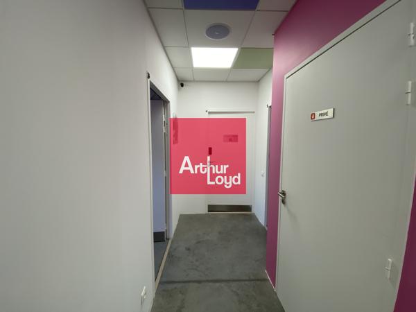 Bureaux à louer avec terrasse à Froges bâtiment récent accès autoroutier