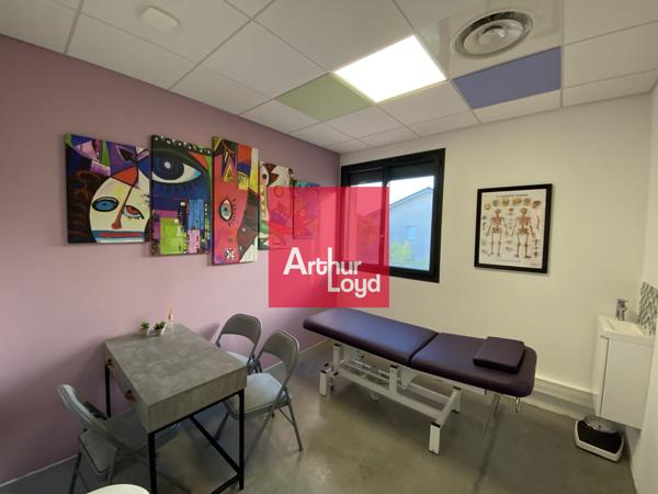 Bureaux à louer avec terrasse à Froges bâtiment récent accès autoroutier