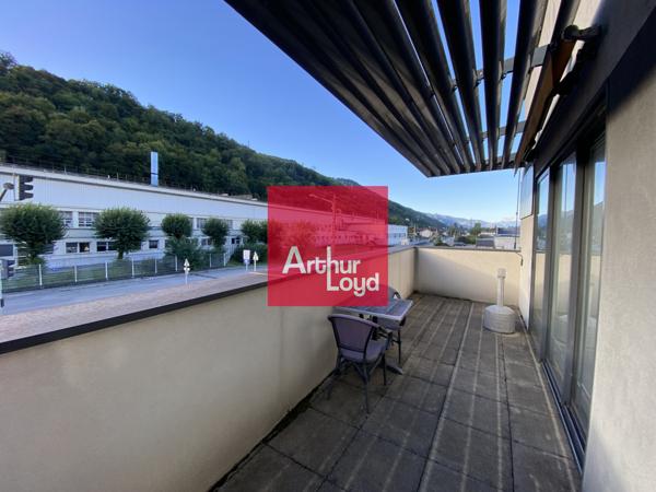 Bureaux à louer avec terrasse à Froges bâtiment récent accès autoroutier