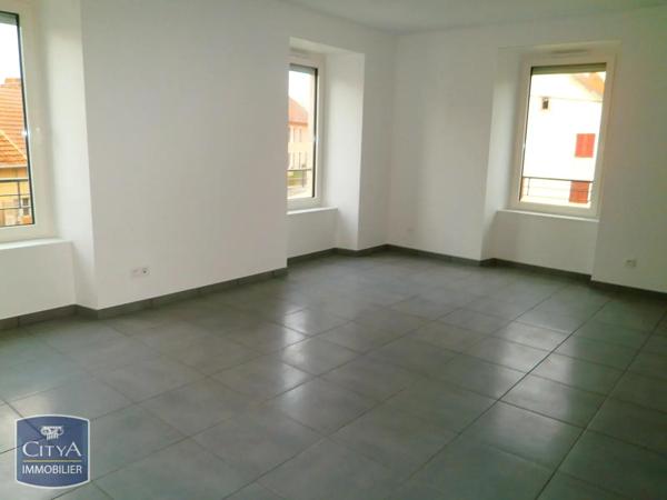 Appartement à louer 3 pièces 74.9m² Grandvillars (90600)
