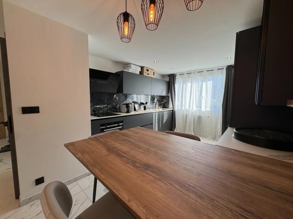 Appartement à vendre 4 pièces BASSENS (73) 76 M2 avec balcon