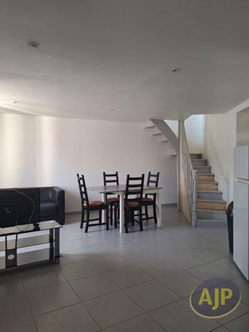 Maison à louer Pons : 2 pièces, 45m² avec 1 chambre(s) à 492€ - AJP Immobilier Pons