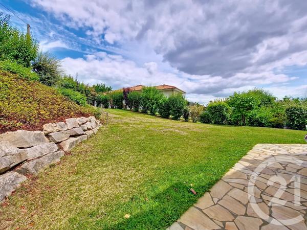 Maison à vendre  8 pièces - 165,66 m2 CEYRAT - 63