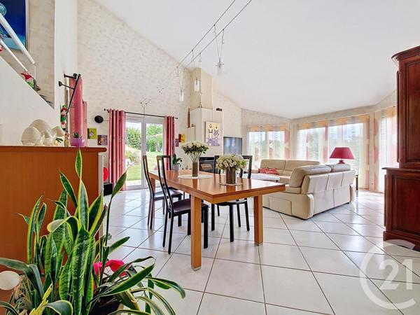 Maison à vendre  8 pièces - 165,66 m2 CEYRAT - 63