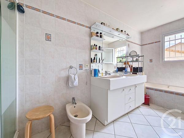 Maison à vendre  8 pièces - 165,66 m2 CEYRAT - 63