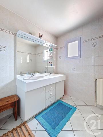 Maison à vendre  8 pièces - 165,66 m2 CEYRAT - 63