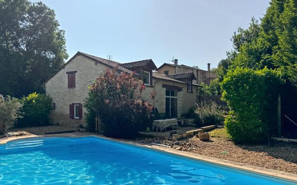 Maison à vendre    5 pièces •  Saint-Astier