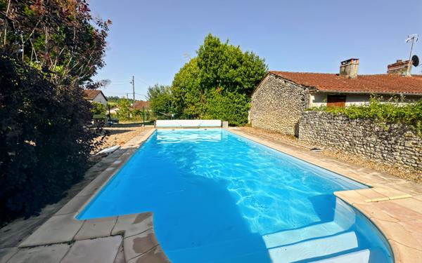 Maison à vendre    5 pièces •  Saint-Astier