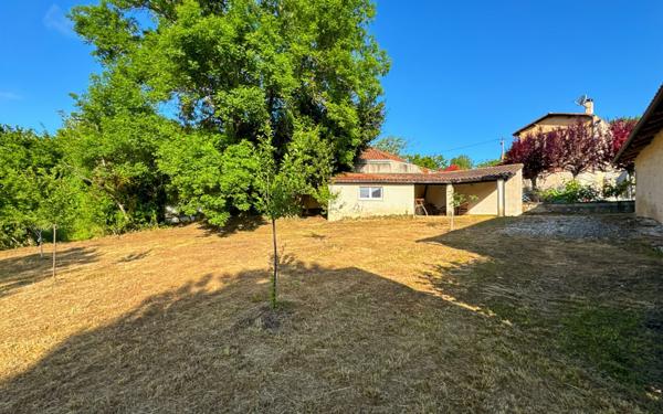 Maison à vendre    5 pièces •  Saint-Astier