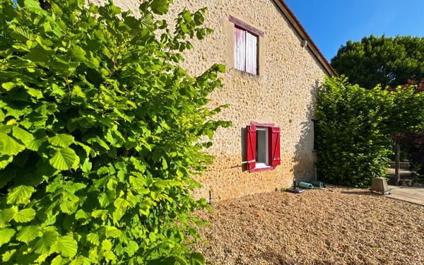 Maison à vendre    5 pièces •  Saint-Astier