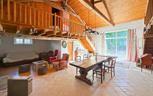 Maison à vendre    5 pièces •  Saint-Astier