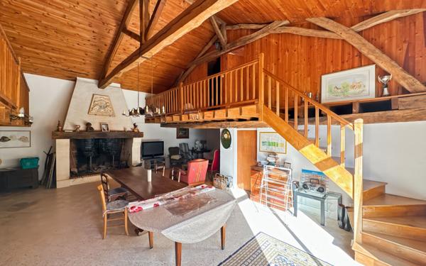 Maison à vendre    5 pièces •  Saint-Astier